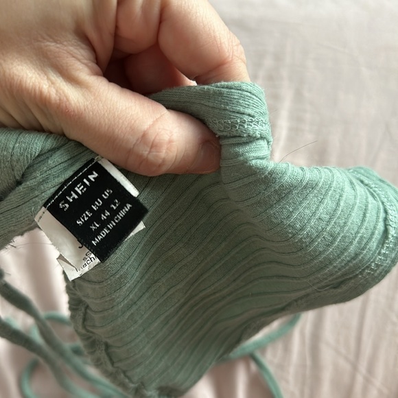 Halter bra/top - Picture 4 of 4